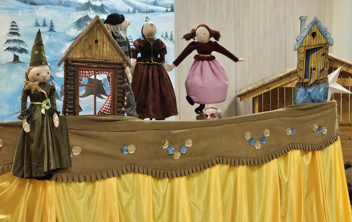 Zdjęcie do Teatrzyk  &ldquo;Przygody Janka, Dziadka Mroza i Szalonej Czarownicy&rdquo;
